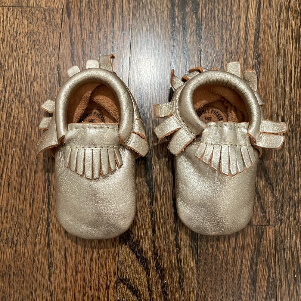Freshly Picked Moccasin in Platinum size 2 NWT